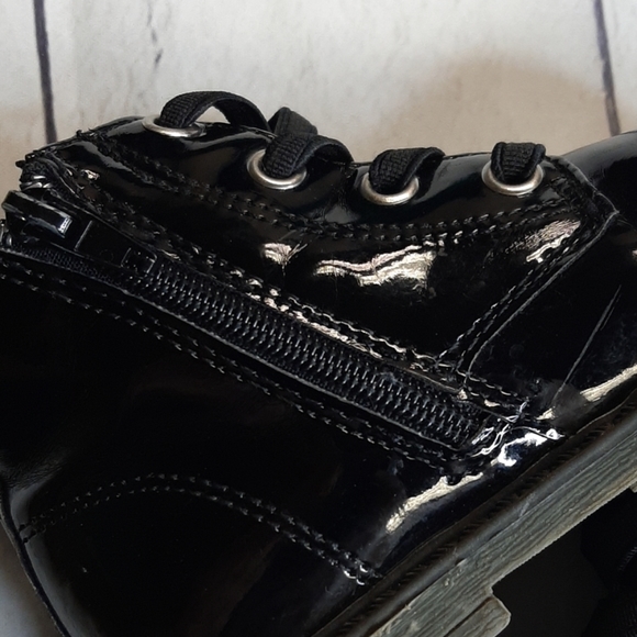 Harper Canyon Black Patent Boots - Picture 7 of 8